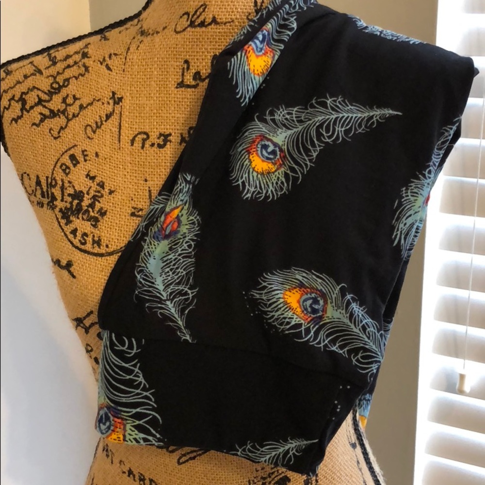 New Lularoe black with feathers leggings. Unicorn
